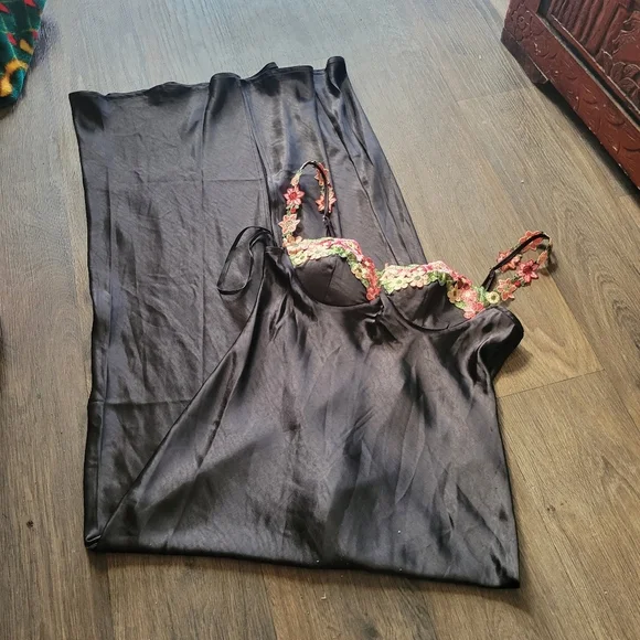 Selfie Leslie Floral Black Maxi Dress Size US M - Picture 3 of 7